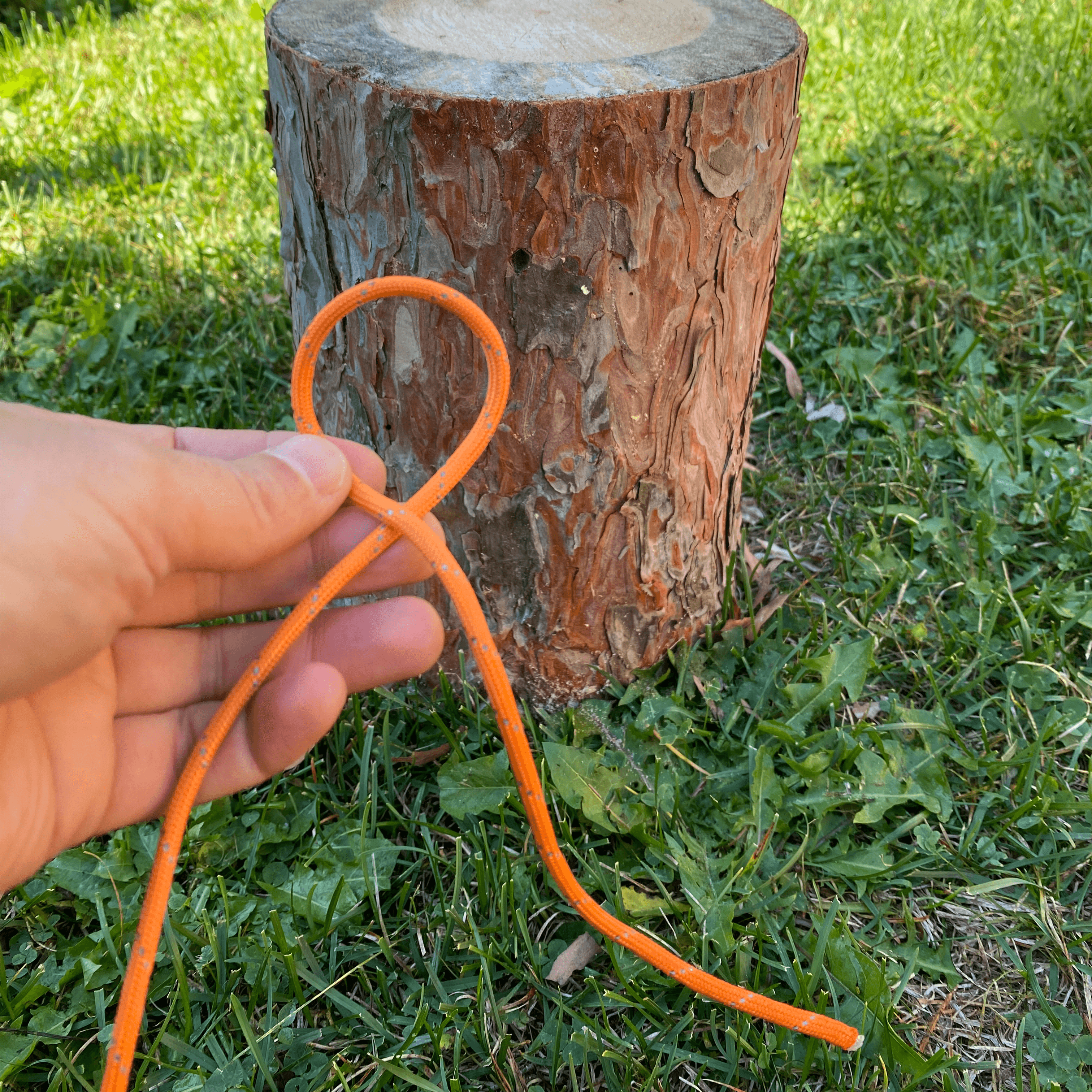 make a small loop in the standing line